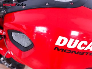 DUCATI MONSTER 696