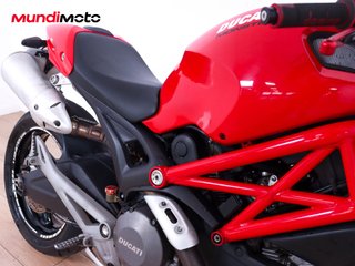 DUCATI MONSTER 696