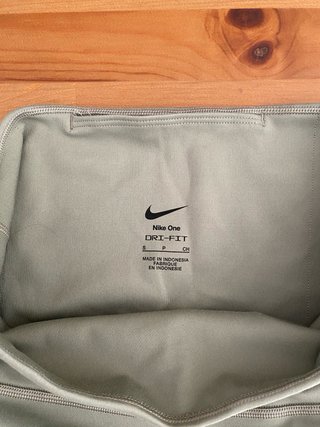 Calzoncini Nike verde oliva