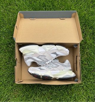 New Balance 9060 Gris y Blanco