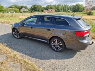 Toyota Avensis 2013