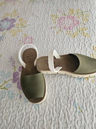 Sandalias verdes y blancas talla 36