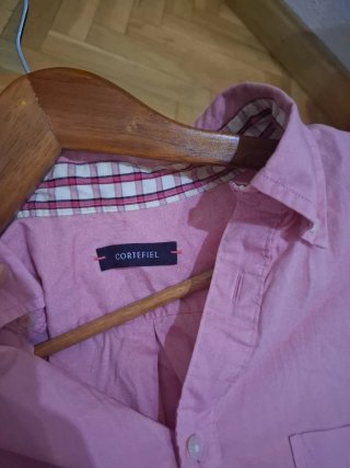 Camisa rosa de manga corta