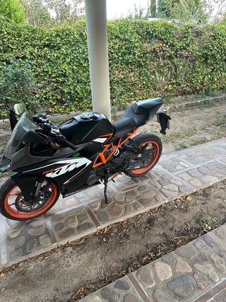 KTM 125 RC Negra y Naranja