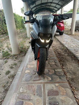 KTM 125 RC Negra y Naranja