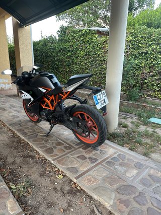 KTM 125 RC Negra y Naranja