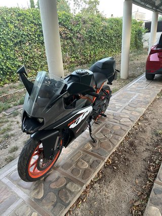 KTM 125 RC Negra y Naranja
