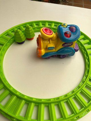 Tren de juguete con vías para bebés