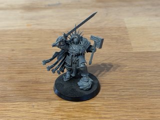 Lord cellestant a pie Stormcast Eternal