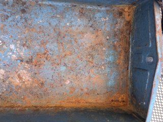 Caja de herramientas metálica azul