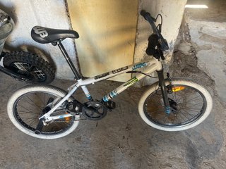 Bicicleta BMX Wipe