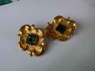 Orecchini Christian Lacroix vintage oro e verdi