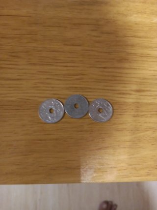 3 Monedas con Agujero