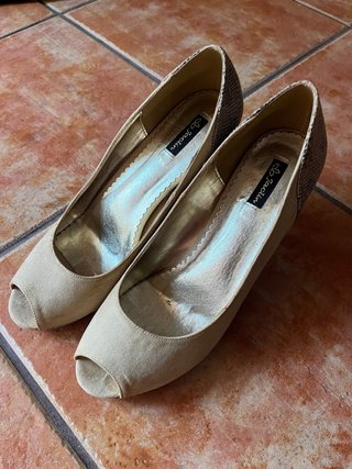 Zapatos de tacón Jardin beige peep toe