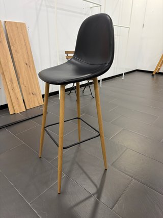 Silla de Barra Negra Cuero y Madera
