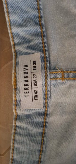 Shorts jeans con scritte
