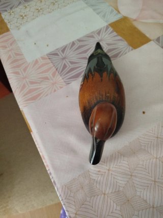Patito de madera decorativo