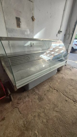 Expositor refrigerado curvo