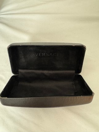 Gafas de sol Versace negras con funda