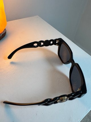 Gafas de sol Versace negras con funda