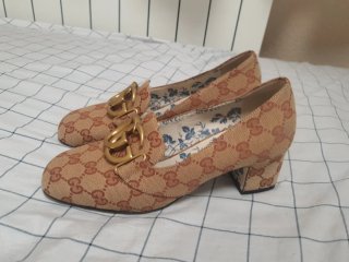 Zapatos Gucci Talla 36.5 Marrones y Dorados