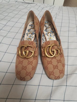 Zapatos Gucci Talla 36.5 Marrones y Dorados
