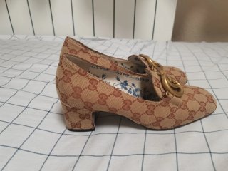 Zapatos Gucci Talla 36.5 Marrones y Dorados