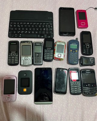 Lote de móviles clásicos.