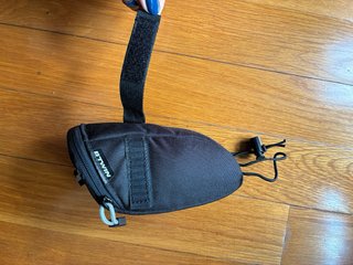 Mini mochila sillín bici (B-twin)