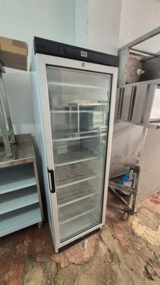 Congelador vertical cristal