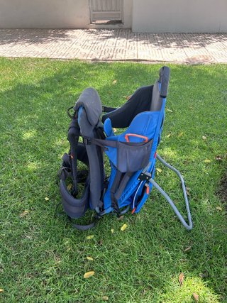 Mochila portabebés senderismo azul. Altus.