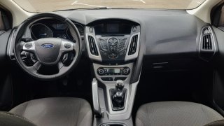 Ford Focus Sedán
