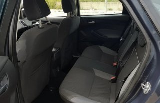 Ford Focus Sedán