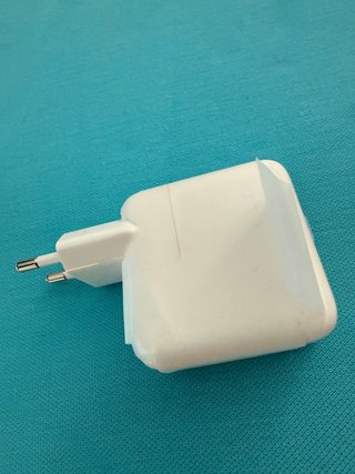 Cargador Apple MacBook 30w