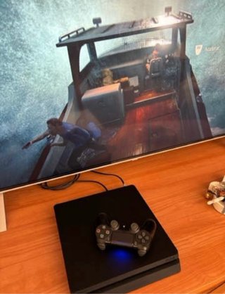 PS4 Slim fw 10.60 Negra con Mando y Cables