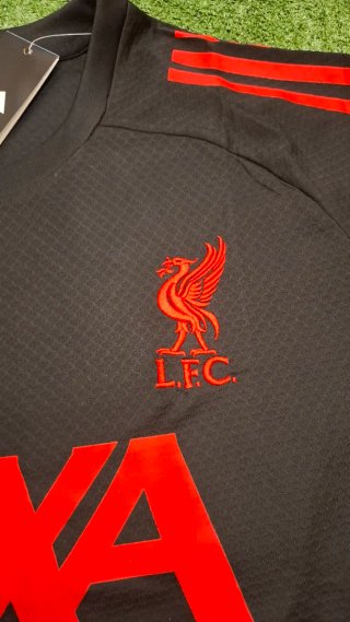 Completo Liverpool Adidas Nero/Rosso Taglia M