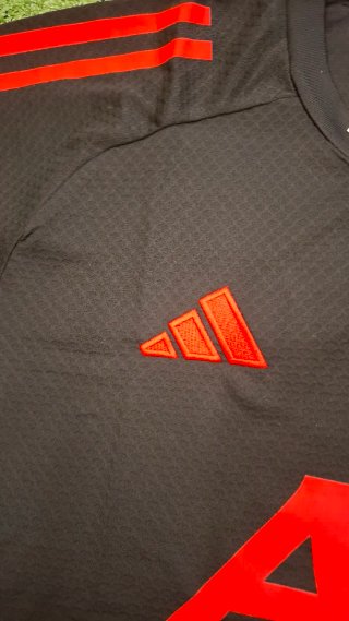Completo Liverpool Adidas Nero/Rosso Taglia M