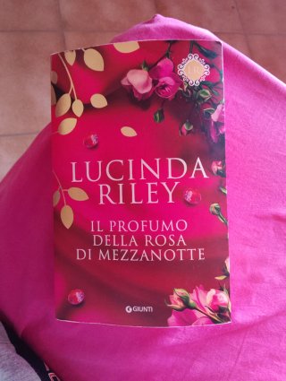 Il profumo della rosa di mezzanotte
