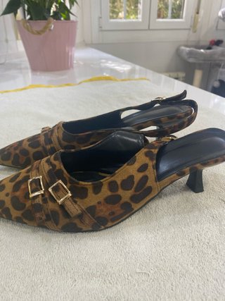 Zapatos destalonados leopardo T40 nuevos