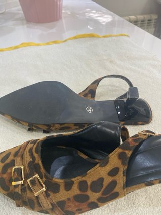 Zapatos destalonados leopardo T40 nuevos