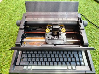 Máquina de escribir Olivetti ET personal 530