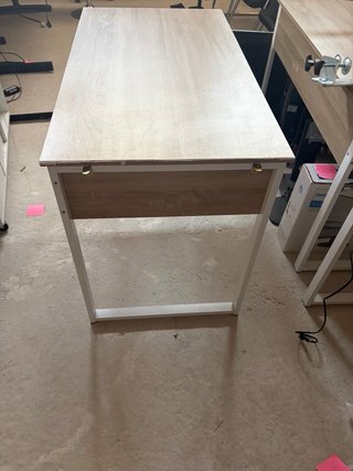 Escritorio madera y patas metal blancas (x 4)