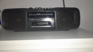 Radio Cassette Sony 2-Way Speaker System