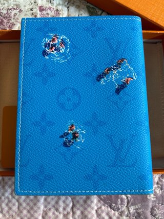 Funda Pasaporte LV Azul Verano
