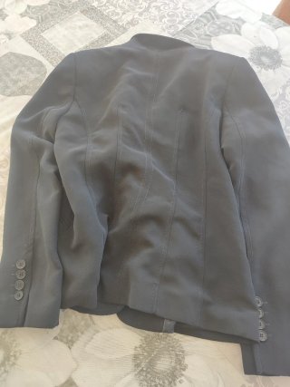 Americana negra Zara con hombreras
