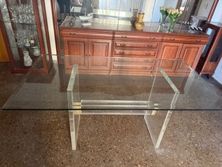 Mesa centro cristal y metacrilato