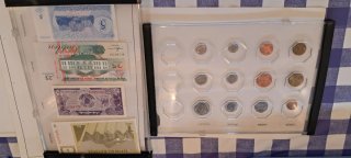 Fichero 22 láminas billetes y monedas de países