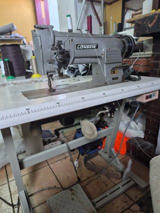 Máquina de coser CONSEW 2 agujas