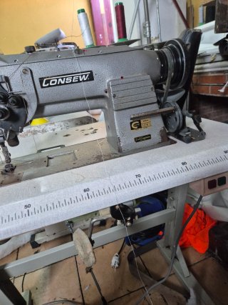 Máquina de coser CONSEW 2 agujas