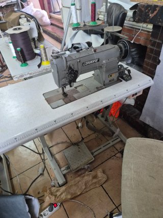 Máquina de coser CONSEW 2 agujas
